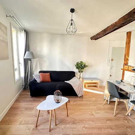 Home Up Pontoise Buitenkant foto